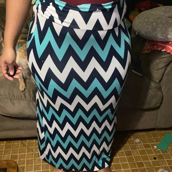Chevron Print Maxi Skirt - Picture 2 of 2